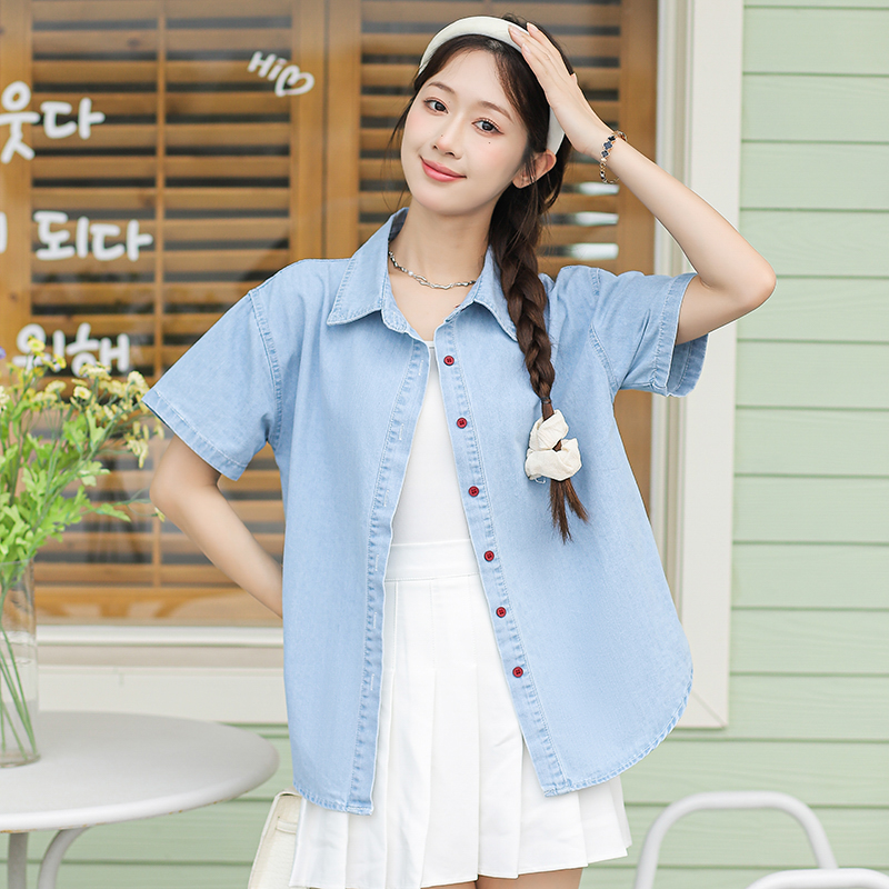 Trendy Heart Embroidery Light Blue Denim Short Sleeve Shirt
